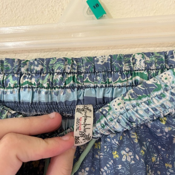 Intimately Free People Pillow Talk Satin Pajama Floral Blue Women's Shorts Sz L - Picture 6 of 7